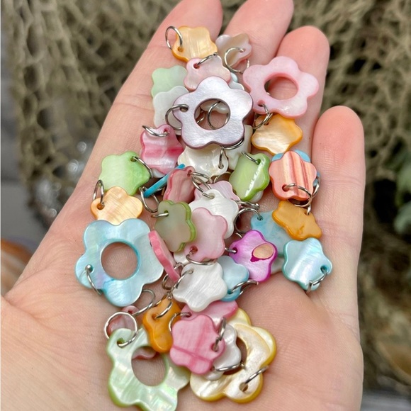 NEW! Mother of Pearl Shell Flowers Charms Toggle Bracelet & more DIY BUNDLE LOT - Picture 10 of 15